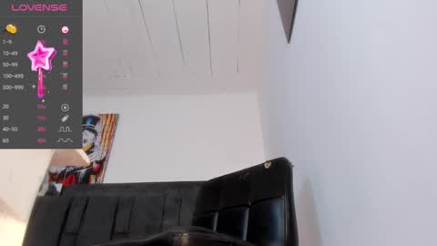 Snapshot of pixy_xxxgirl chatting on February 17, 4:53 am charlie online show from February 17, 4:53 am