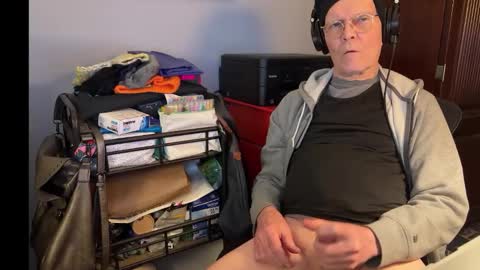 Snapshot of playdayfunshow chatting on March 8, 3:28 am STC online show from March 8, 3:28 am