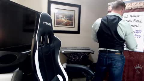 Player online show from February 12, 4:54 am