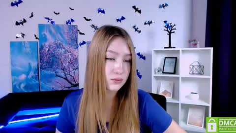 Sophie online show from December 20, 10:49 am