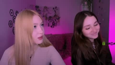 Sophie online show from April 7, 7:25 pm