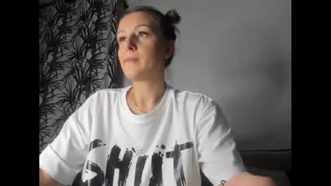 Snapshot of playfulaudrey chatting on January 5, 2:06 am PlayfulAudrey online show from January 5, 2:06 am