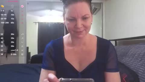 playfulcurvymilf online show from October 20, 12:44 am