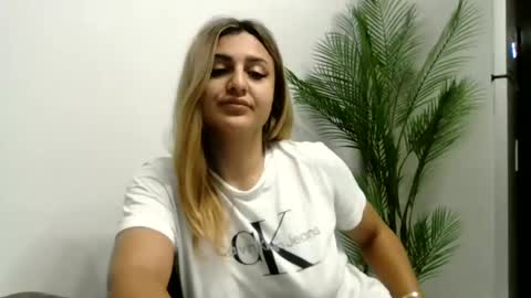 PlayfulNicole online show from June 25, 2:11 am
