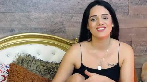 Snapshot of playfulsamy chatting on December 9, 8:11 am PlayfulSamy online show from December 9, 8:11 am