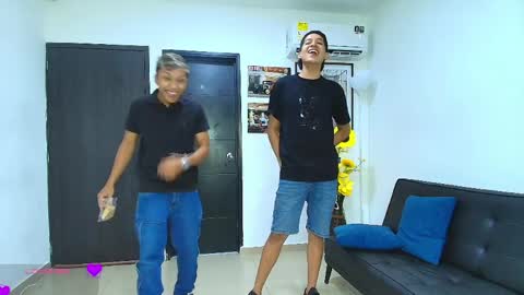   online show from April 8, 11:16 pm