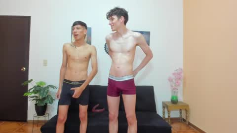 Snapshot of playhouse_boys chatting on May 8, 8:58 pm Dilan and Alan online show from May 8, 8:58 pm