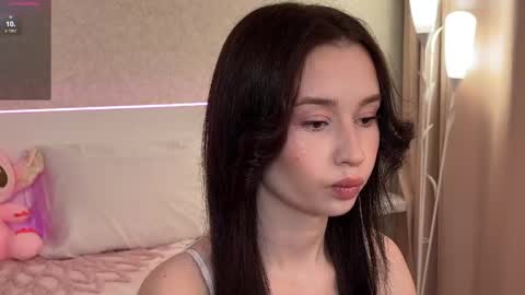 Simona and Bonnie online show from April 21, 2:56 pm