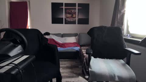 Snapshot of plboy23 chatting on December 4, 12:03 pm Hello ask me . Im glad to see you here in my room. Welcome PVT is open online show from December 4, 12:03 pm