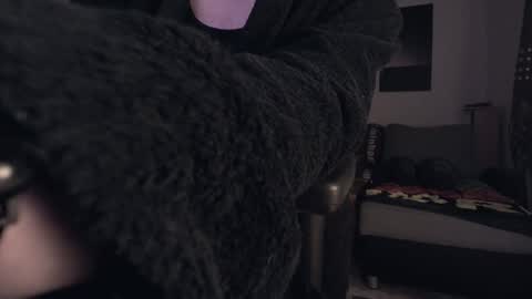 Snapshot of plboy23 chatting on March 2, 10:48 pm Hello ask me . Im glad to see you here in my room. Welcome PVT is open online show from March 2, 10:48 pm