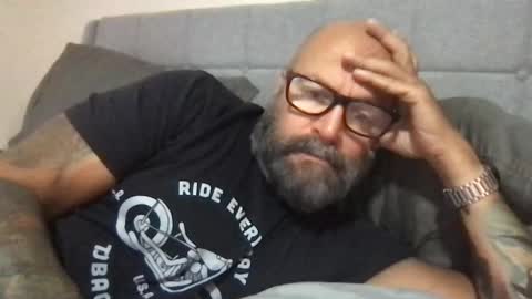 Snapshot of pleasesitonmycock chatting on September 28, 12:43 pm PleaseSitOnMyCock online show from September 28, 12:43 pm