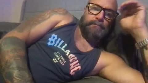 Snapshot of pleasesitonmycock chatting on May 6, 10:48 pm PleaseSitOnMyCock online show from May 6, 10:48 pm