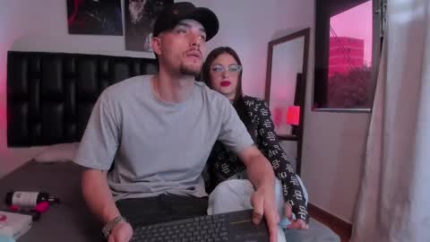 JUAN AND JULI online show from February 1, 9:29 pm