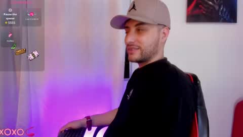 JUAN AND JULI online show from October 4, 9:57 pm