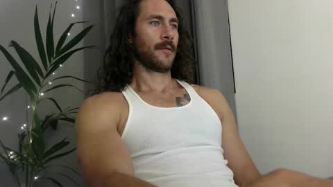 Snapshot of pleasurea chatting on December 13, 11:32 pm pleasure online show from December 13, 11:32 pm