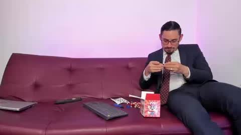 Snapshot of pleasurecompany chatting on September 25, 8:12 pm sergio natalie online show from September 25, 8:12 pm