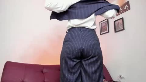 Snapshot of pleasurecompany chatting on October 24, 8:00 am sergio natalie online show from October 24, 8:00 am