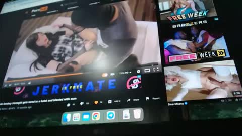 Snapshot of pleasuremebi chatting on October 23, 11:14 pm PleasureMeBi online show from October 23, 11:14 pm