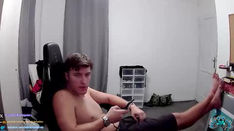 Snapshot of plkrisztian chatting on November 18, 4:33 pm plkrisztian online show from November 18, 4:33 pm