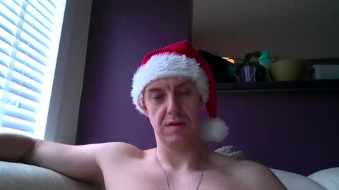 Snapshot of ploki2000 chatting on December 25, 10:06 am Kevin online show from December 25, 10:06 am