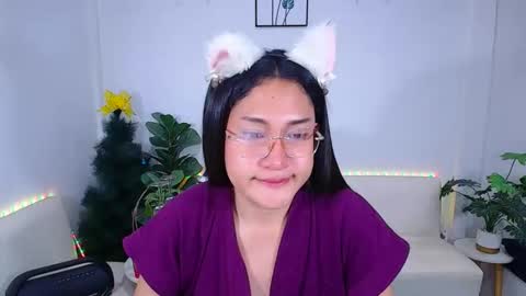 Ploysai online show from May 11, 4:04 pm
