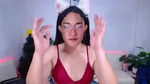 Ploysai online show from May 16, 10:41 pm