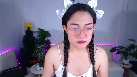 Ploysai online show from May 19, 3:35 am