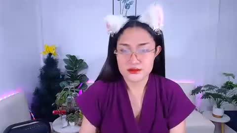 Ploysai online show from May 29, 11:47 pm