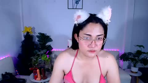 Ploysai online show from June 30, 2:45 am