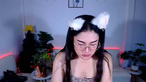 Ploysai online show from July 2, 6:52 am