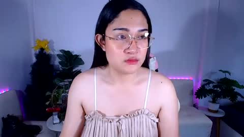 Ploysai online show from July 21, 2:47 am
