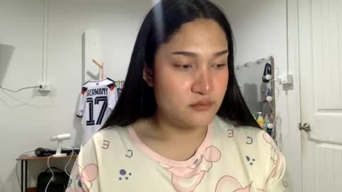 Ploysai online show from August 1, 3:55 pm