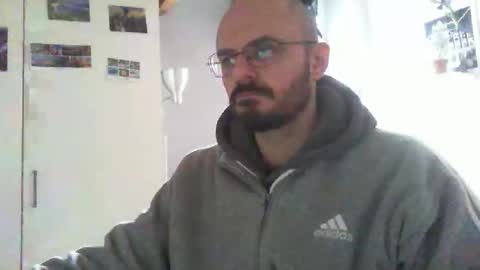 Snapshot of plu07f3520 chatting on February 4, 12:00 pm plu07f3520 online show from February 4, 12:00 pm