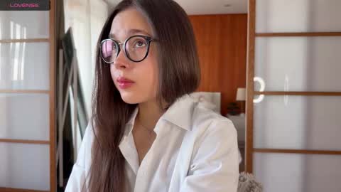 Snapshot of plumybun chatting on November 22, 4:22 am Acey online show from November 22, 4:22 am