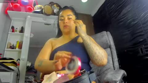 Snapshot of pocahontas_d chatting on June 3, 6:38 am catalina online show from June 3, 6:38 am