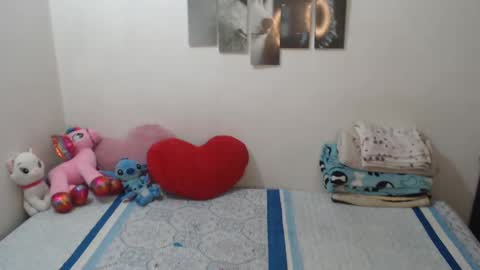 Snapshot of pocahontas_princess__ chatting on September 18, 2:08 pm Pocahontas online show from September 18, 2:08 pm