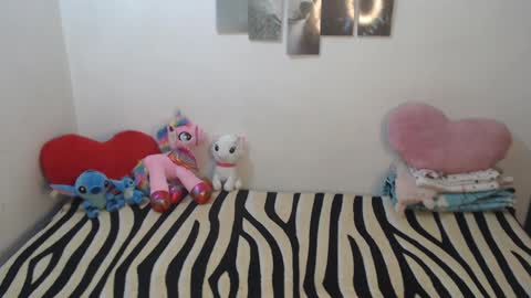 Snapshot of pocahontas_princess__ chatting on September 22, 1:35 pm Pocahontas online show from September 22, 1:35 pm