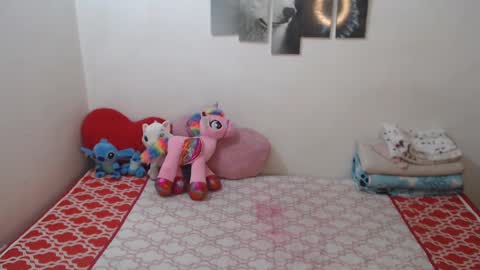 Snapshot of pocahontas_princess__ chatting on September 29, 2:55 pm Pocahontas online show from September 29, 2:55 pm