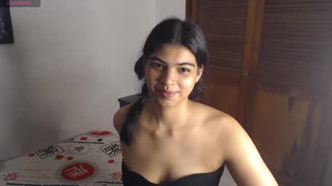 Snapshot of pocahontas_princess__ chatting on October 21, 1:23 pm Pocahontas online show from October 21, 1:23 pm