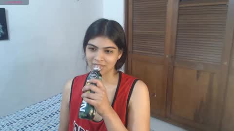 Snapshot of pocahontas_princess__ chatting on November 22, 1:37 am Pocahontas online show from November 22, 1:37 am