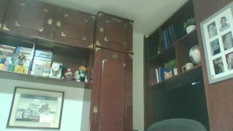 Snapshot of pocoyotop chatting on March 1, 9:59 pm pocoyotop online show from March 1, 9:59 pm