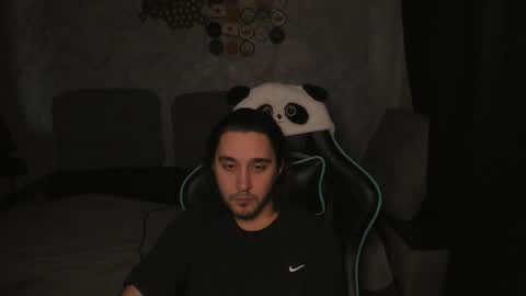 pohyi_ online show from March 6, 4:20 am