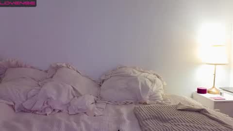 Snapshot of poison_girls chatting on March 11, 1:45 pm Rose online show from March 11, 1:45 pm