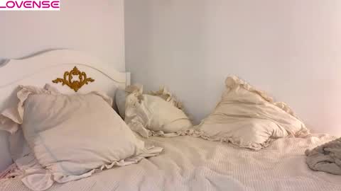 Snapshot of poison_girls chatting on December 14, 2:33 pm Rose online show from December 14, 2:33 pm