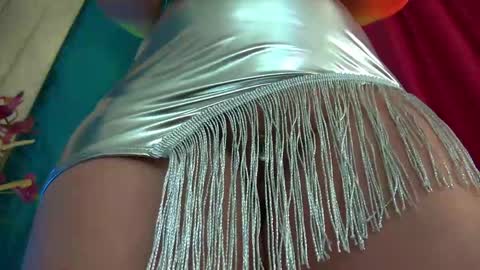 poison_milf_ online show from April 22, 4:04 am