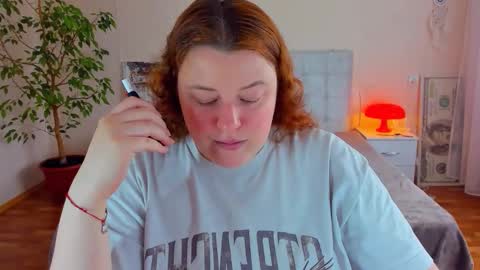 Snapshot of polinasallivan chatting on June 5, 12:22 pm Polina online show from June 5, 12:22 pm
