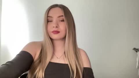 polishangel222 online show from March 31, 3:23 pm