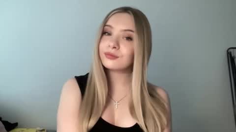 polishangel222 online show from April 23, 3:25 pm