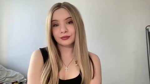 polishangel222 online show from April 27, 2:37 pm