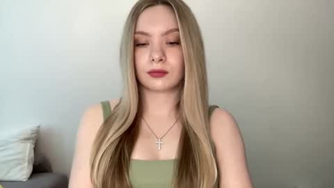 polishangel222 online show from June 8, 3:12 pm